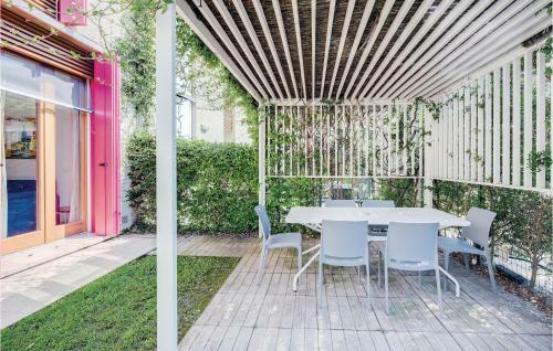Holiday Home Albarella Ro VI