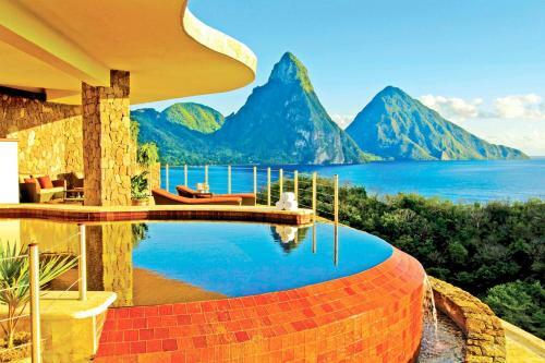 Hotel Jade Mountain