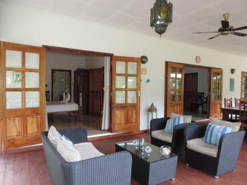 Hostal Paodise Guesthouse