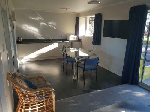 Adelphi Motel