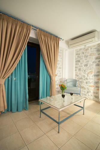 Aparthotel Vathi Hotel