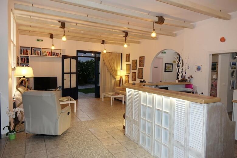 Aparthotel Popi Studios