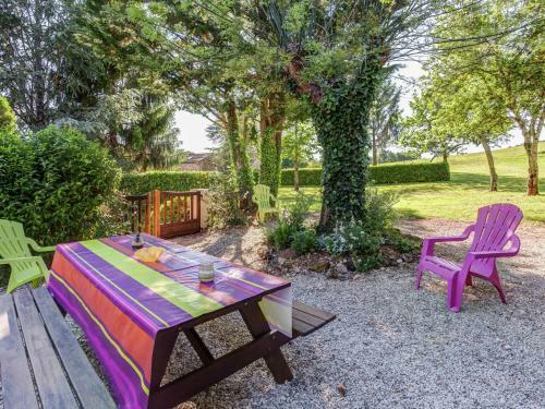 Charming Holiday Home In Prats-du-perigord With Pool