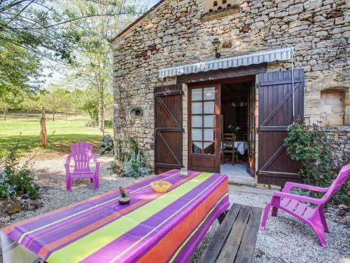 Charming Holiday Home In Prats-du-perigord With Pool