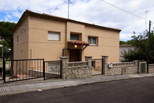 Les Cabanyes Villa Sleeps 8 Pool Wifi