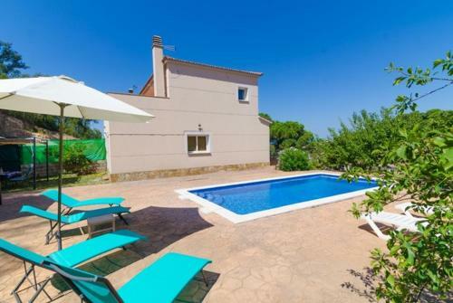 Caules Villa Sleeps 6 Pool