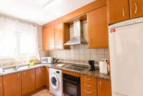 Caules Villa Sleeps 6 Pool