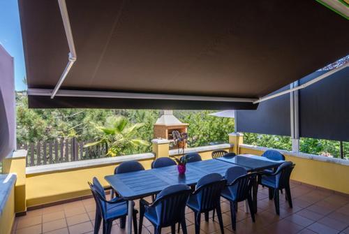 Caules Villa Sleeps 10 Pool Wifi