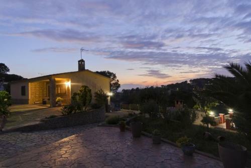 Caules Villa Sleeps 8 Pool