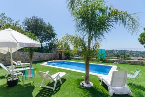 Caules Villa Sleeps 10 Pool Wifi