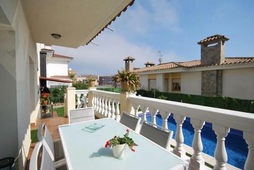 Lloret De Mar Villa Sleeps 8 Pool Wifi