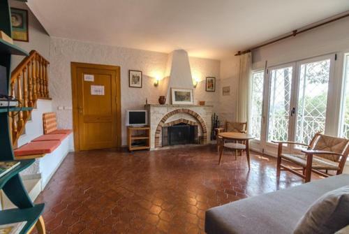 Lloret De Mar Villa Sleeps 8 Pool Wifi