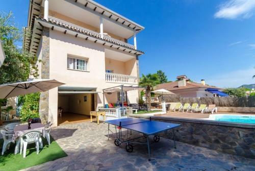 Lloret De Mar Villa Sleeps 12 Pool Wifi