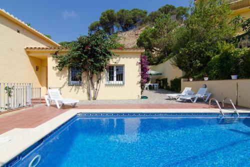 Lloret De Mar Villa Sleeps 6 Pool Wifi