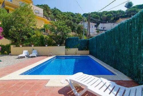 Lloret De Mar Villa Sleeps 6 Pool Wifi