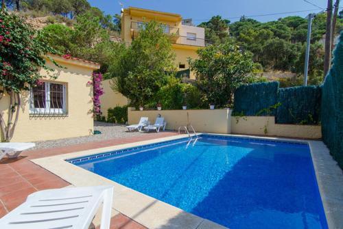 Lloret De Mar Villa Sleeps 6 Pool Wifi