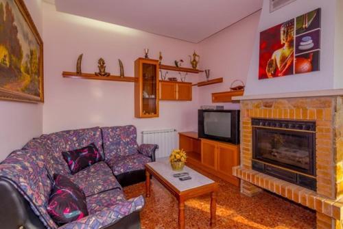 Lloret De Mar Villa Sleeps 6 Pool Wifi