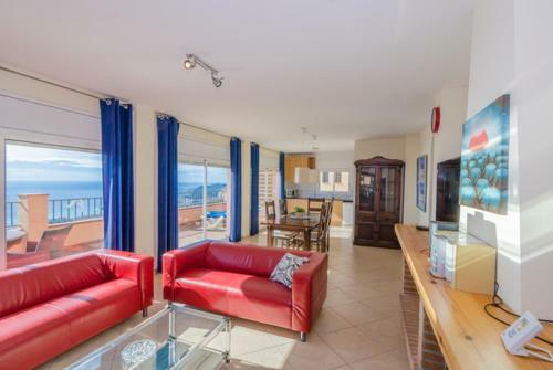 Lloret De Mar Villa Sleeps 8 Pool Air Con Wifi