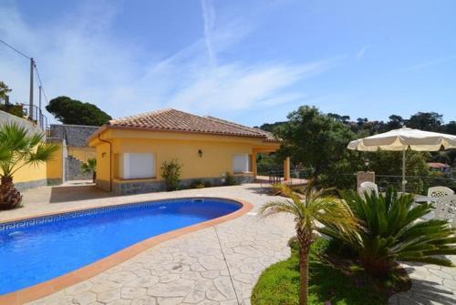 Lloret De Mar Villa Sleeps 4 Pool