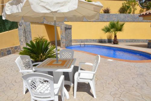 Lloret De Mar Villa Sleeps 4 Pool