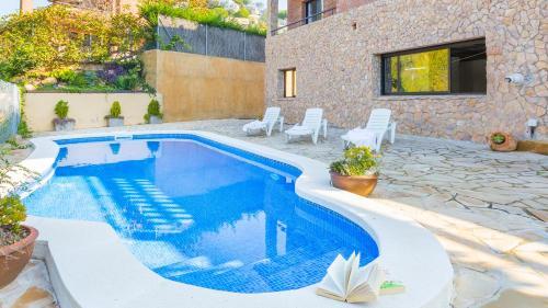 Lloret De Mar Villa Sleeps 8