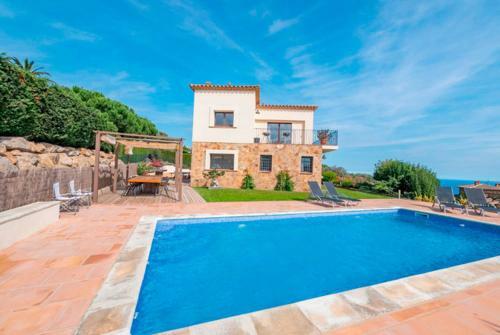 Platja D'aro Villa Sleeps 8 Pool Wifi