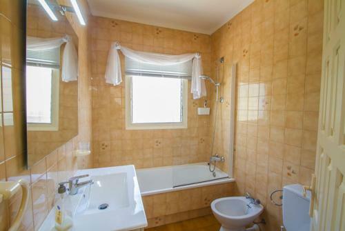 Sant Antoni De Calonge Villa Sleeps 9 Pool Wifi