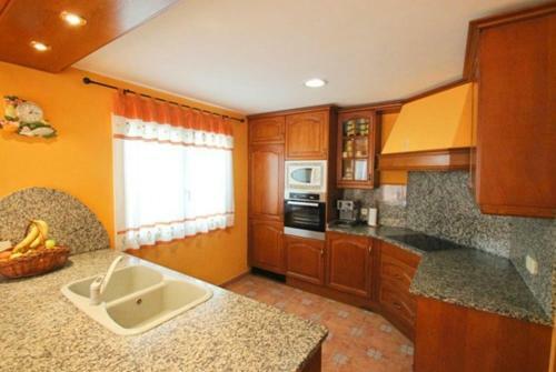 Sant Daniel Villa Sleeps 8 Pool Wifi