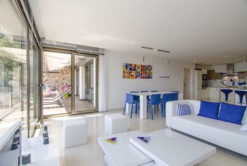 Tossa De Mar Villa Sleeps 6 Air Con