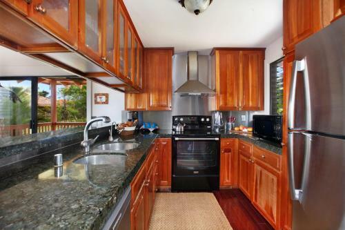Poipu Makanui 111 - Oceanview - 3br/2ba