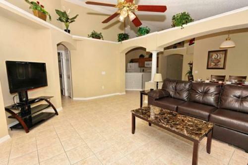 Villa Lakeside Retreat