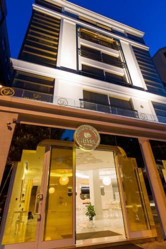 Golden Pearl Boutique Hotel