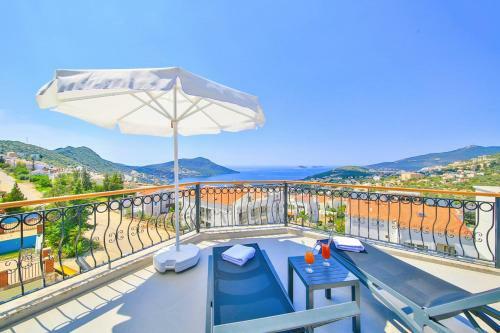 Kalkan Villa Sleeps 6 Pool Air Con Wifi