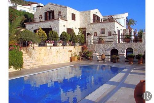Kalkan Villa Sleeps 8 Pool Air Con Wifi