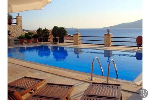 Kalkan Villa Sleeps 8 Pool Air Con Wifi