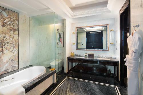 Hotel Howard Johnson Plaza Ningbo