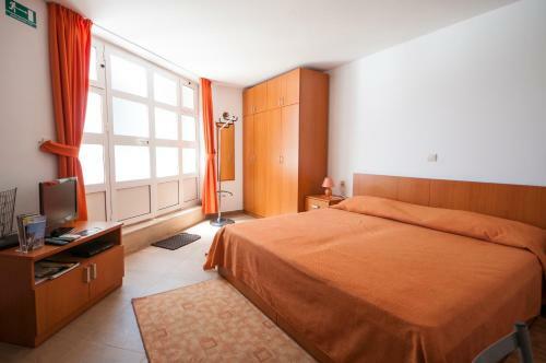 Hostal Studio And Room Lena