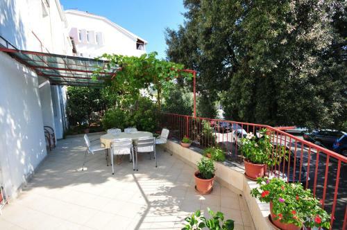 Hostal Studio And Room Lena