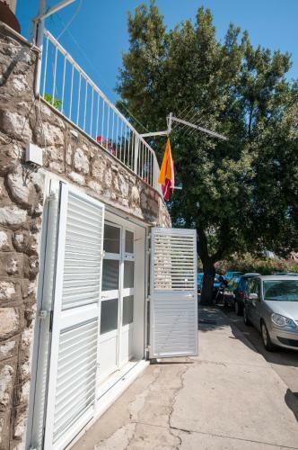Hostal Studio And Room Lena