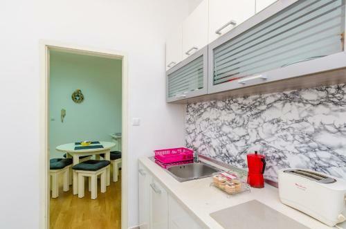 Apartment M
