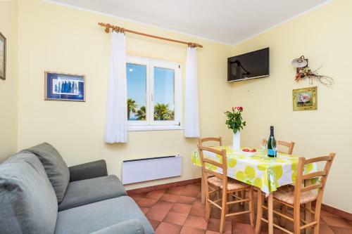 Rona Apartments Ani
