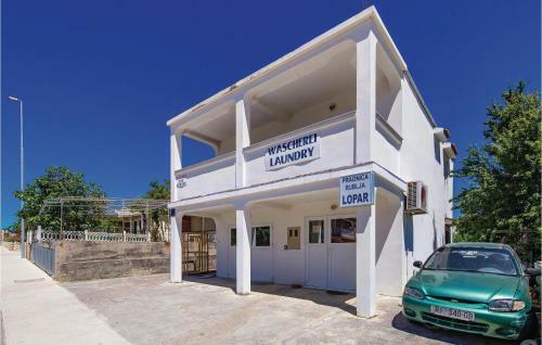 Two-bedroom Apartment In Lopar