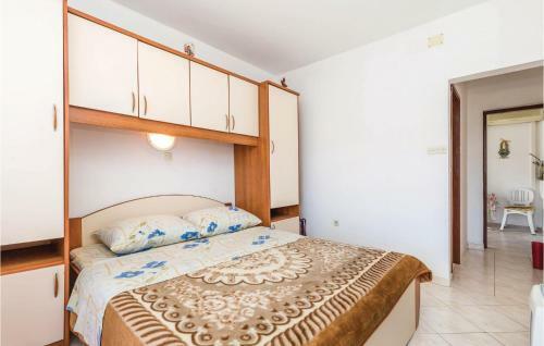 Two-bedroom Apartment In Lopar