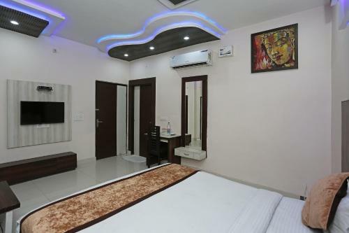Oyo 3202 Hotel Gayatri Residency