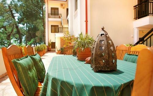 Avra Apartments