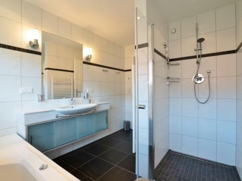 Opulent Chalet In Mauterndorf With Whirlpool & Sauna