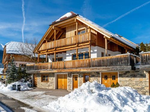 Opulent Chalet In Mauterndorf With Whirlpool & Sauna