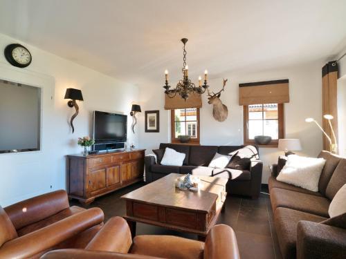 Opulent Chalet In Mauterndorf With Whirlpool & Sauna