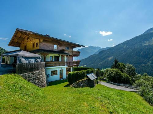 Cozy Apartment In Salzburg With Mountain View