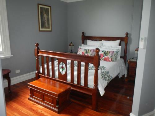Bed & Breakfast The Oaks Lilydale Accommodation